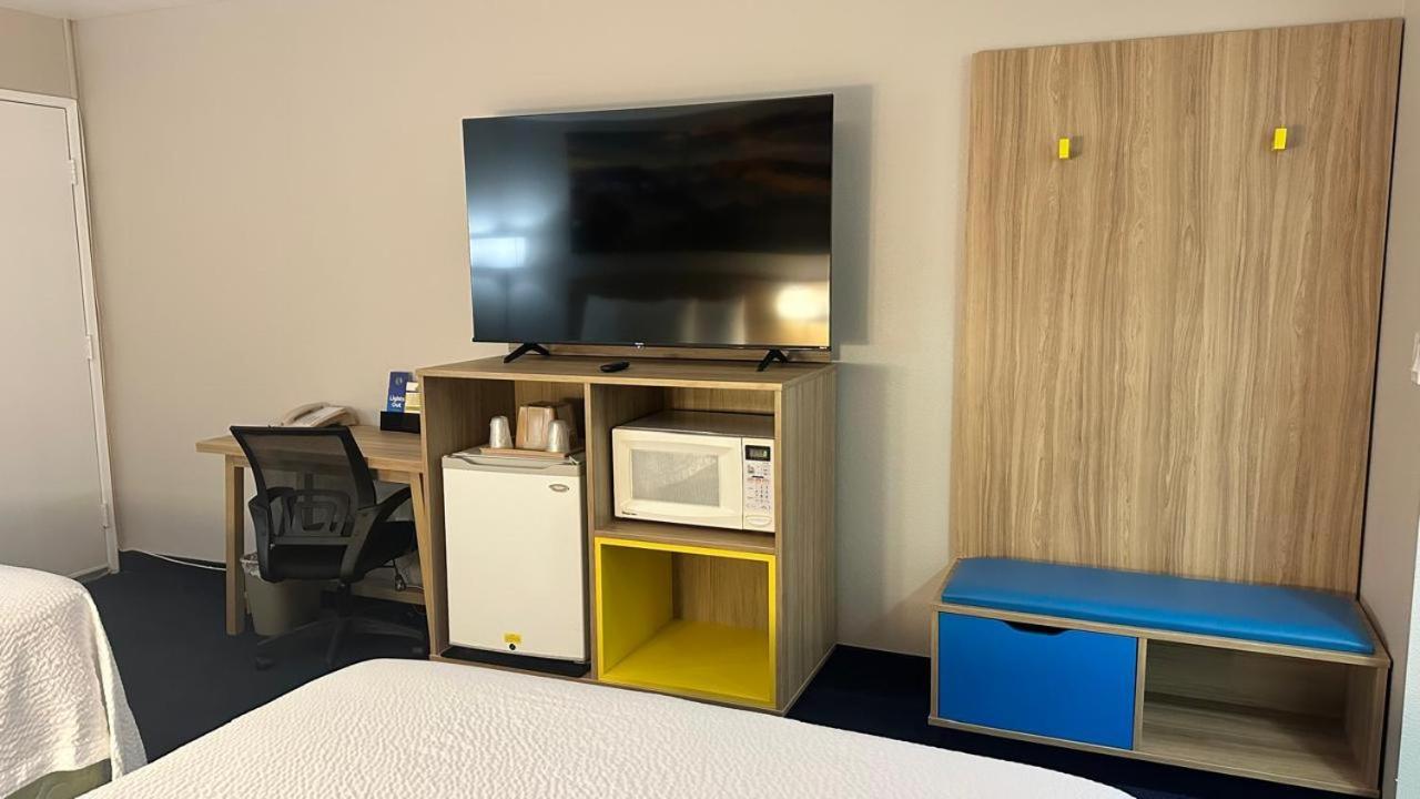 Days Inn By Wyndham Ridgecrest Near China Lake Naval Station Zewnętrze zdjęcie